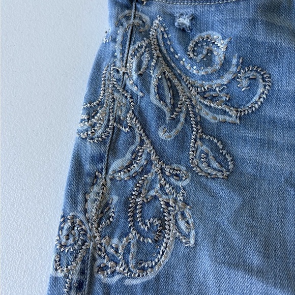 WHBM Girlfriend Denim Jeans Size 6 Rhinestones Light Wash Distressed Western - Picture 9 of 16